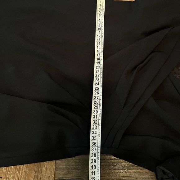 Banana Republic - Timeless Black Sheath Dress – size 6 - Picture 5 of 6